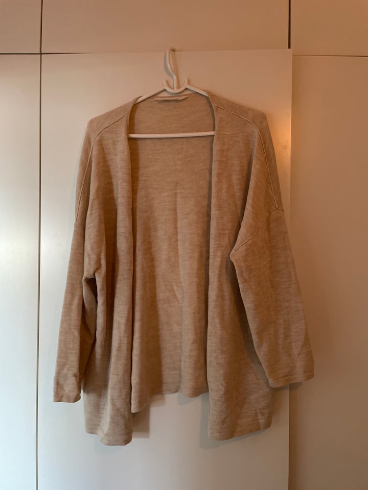 Cardigan, Gai + lLisva, str. 38