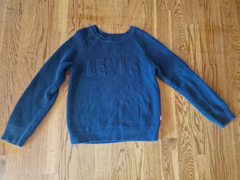 Sweater Sweater Levis