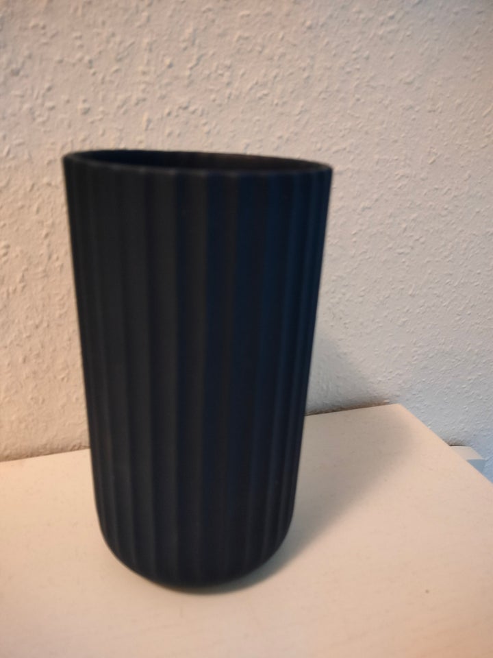 Porcelæn, Lyngby Vase mørkeblå,