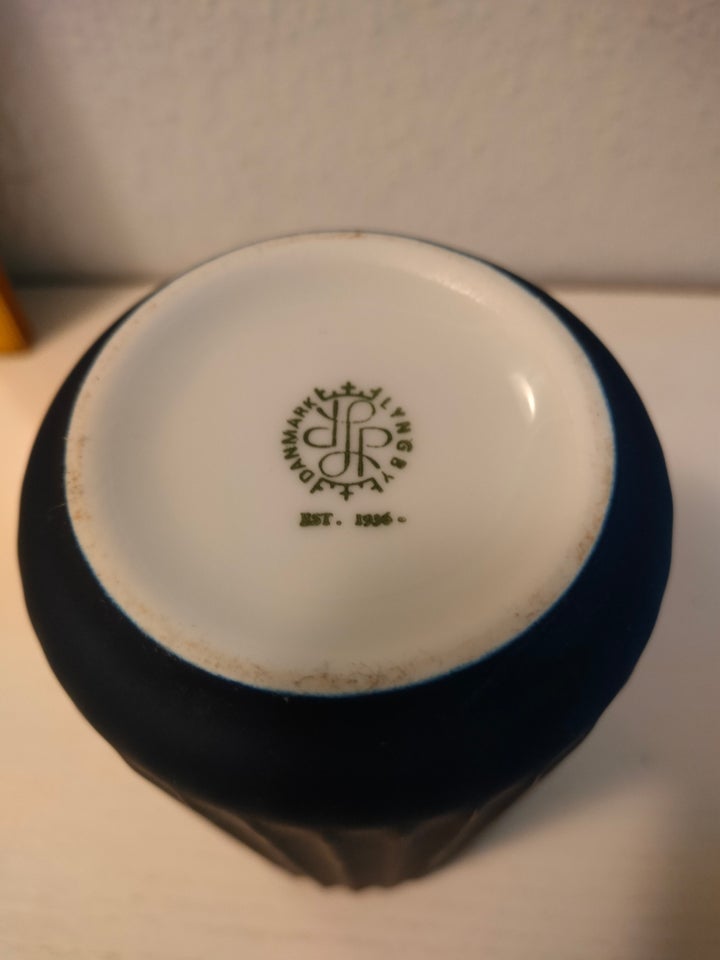 Porcelæn, Lyngby Vase mørkeblå,