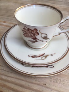 Porcelæn Kafestel Brun Iris B&amp;N