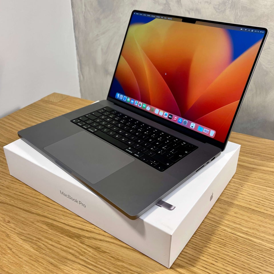 MacBook Pro, 8 GB ram, 512 GB