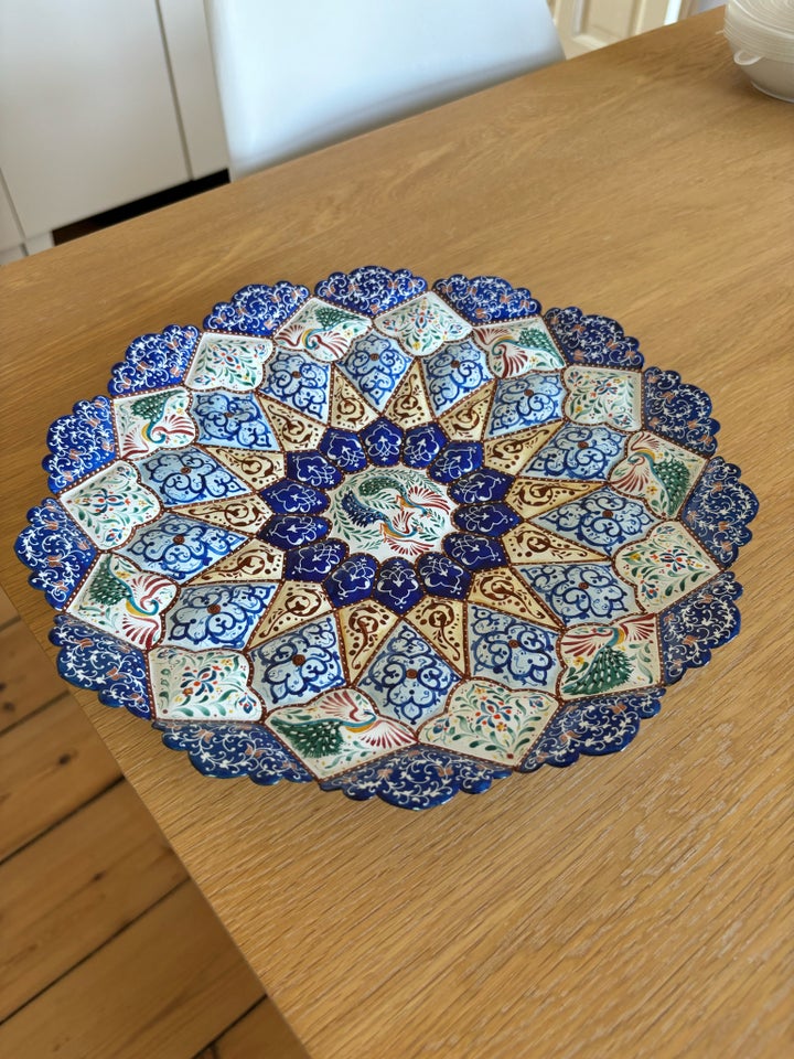 Decorative handicraft plate Mina