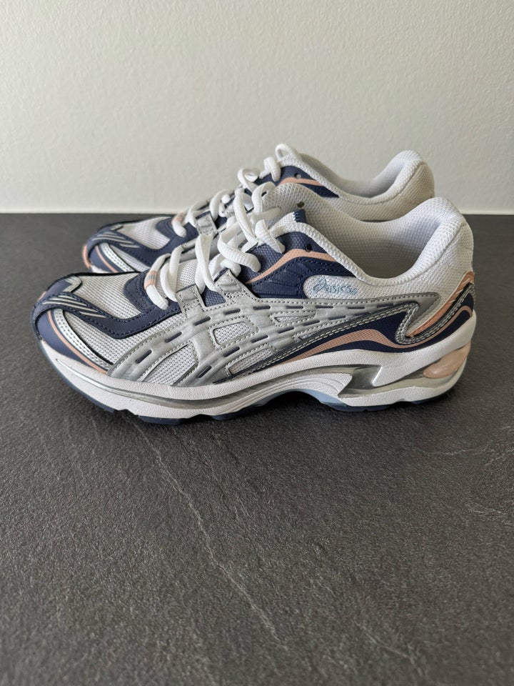 Løbesko, Løbesko, Asics