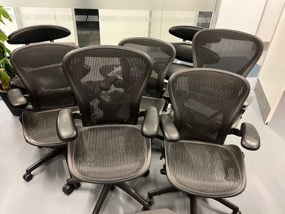 Don Chadwick Herman MIller Aeron 