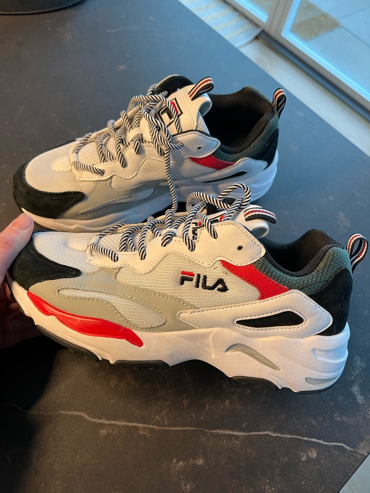 Sneakers, str. 40, FILA