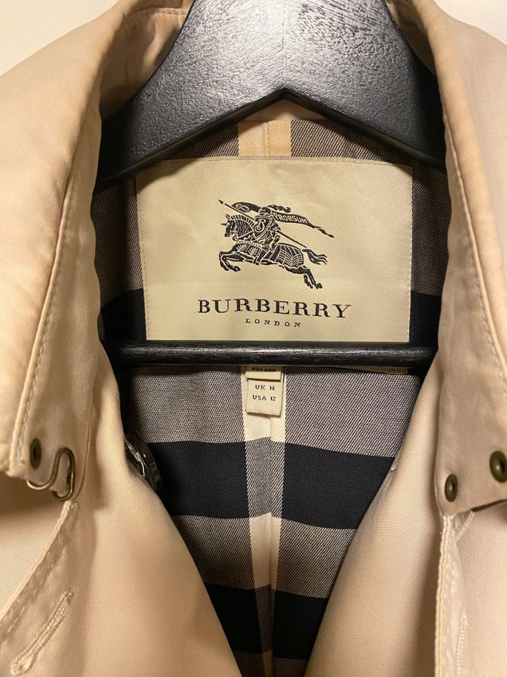 Trenchcoat, str. 40, Burberry