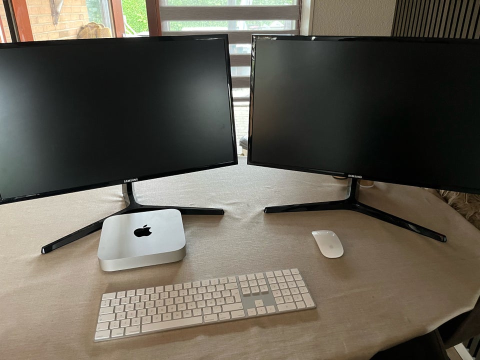 Mac mini, 8 GB ram, 250 GB harddisk