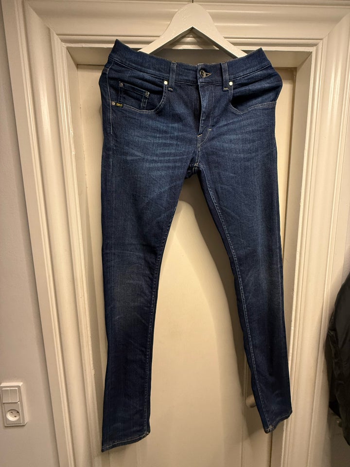 Jeans, Tiger of Sweden , str. 32