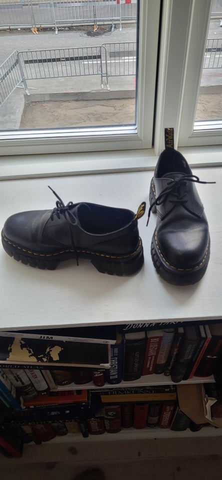 Anden damesko, str. 40, Dr Martens