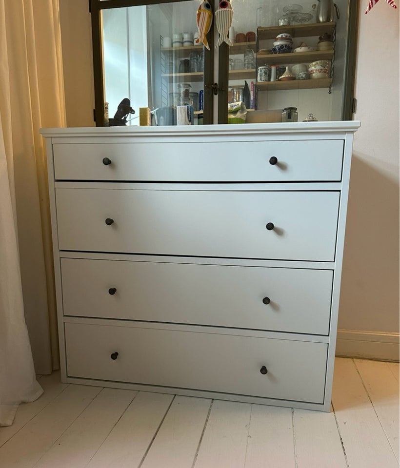 Andet skab, IKEA, b: 104 d: 50 h: 108