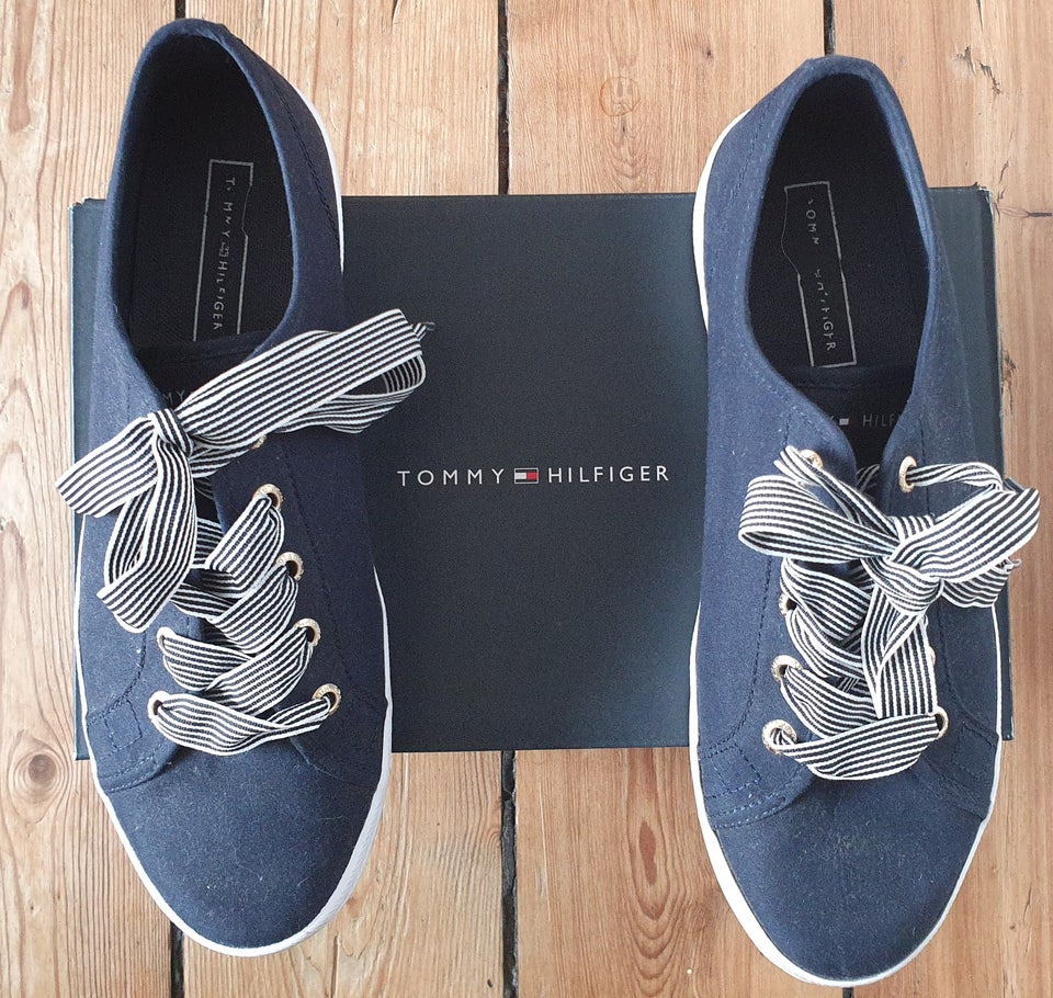 Sneakers str 41 Tommy Hilfiger