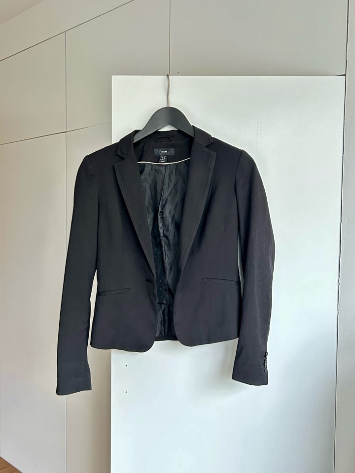 Blazer, str. 34, HM