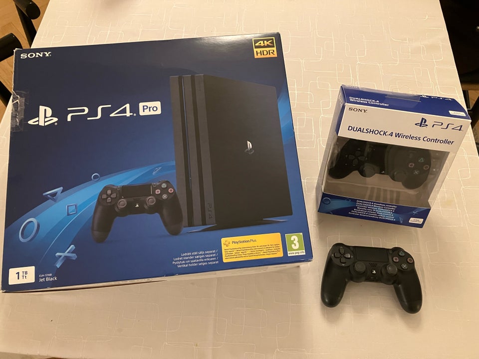 Playstation 4 Pro, 1TB, God