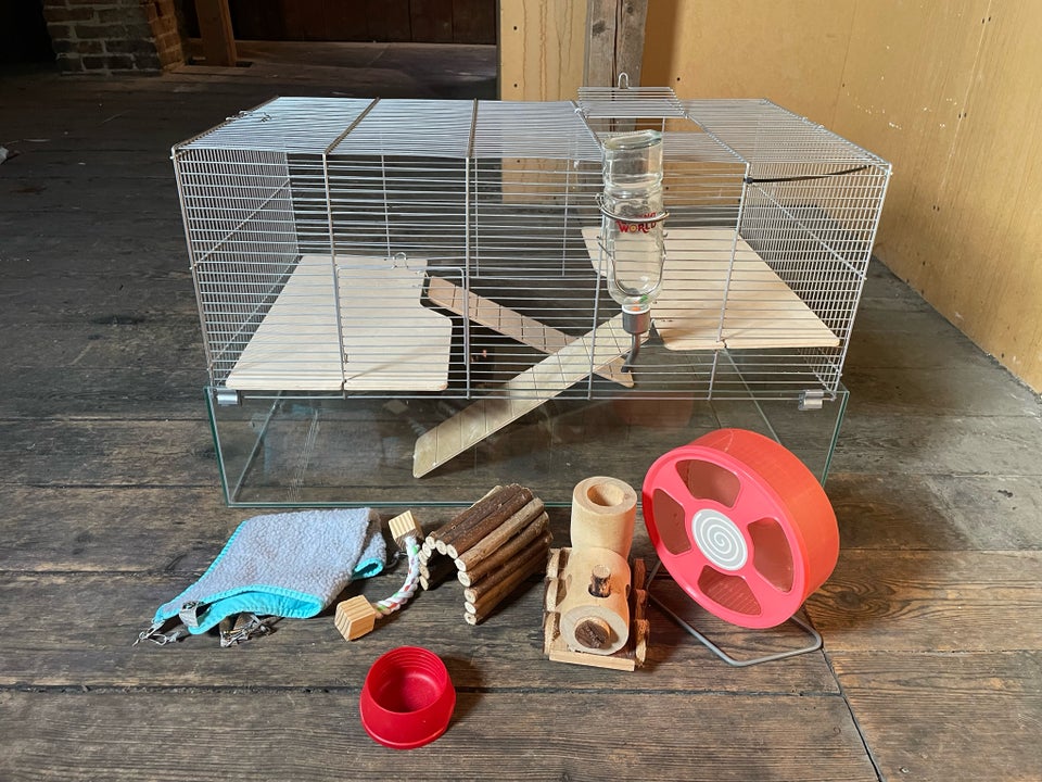 Hamster cage (or other rodents), b: