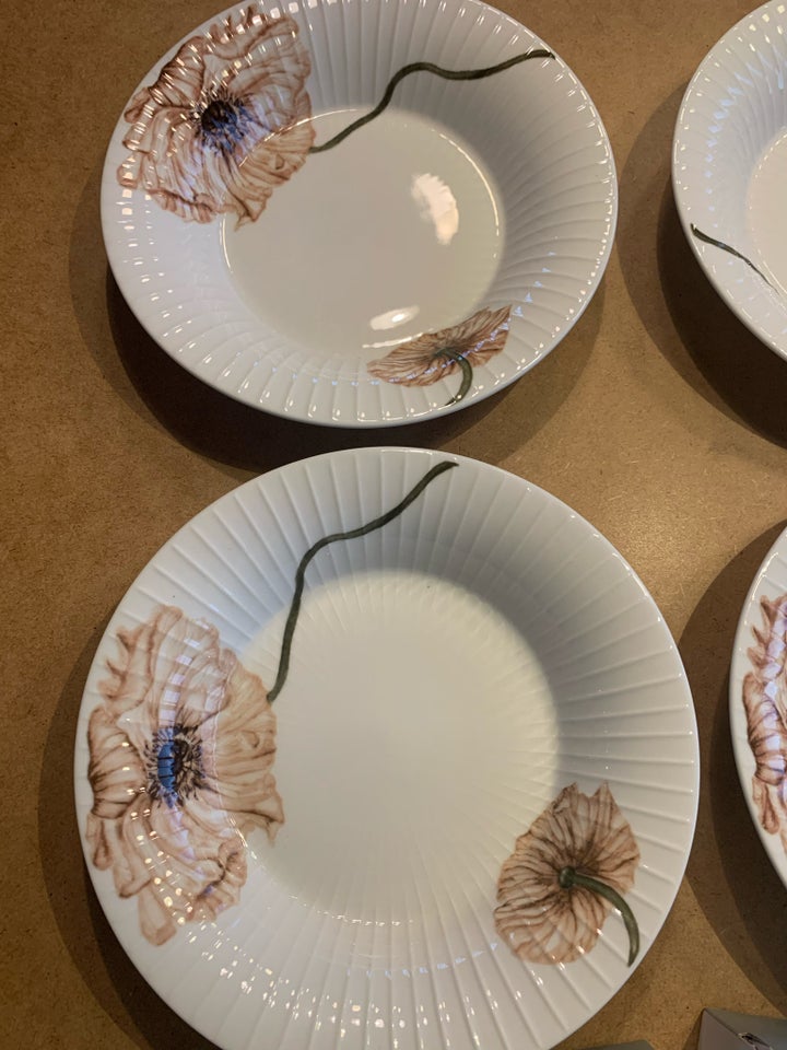 Porcelæn, 4 stk dybe tallerkner,