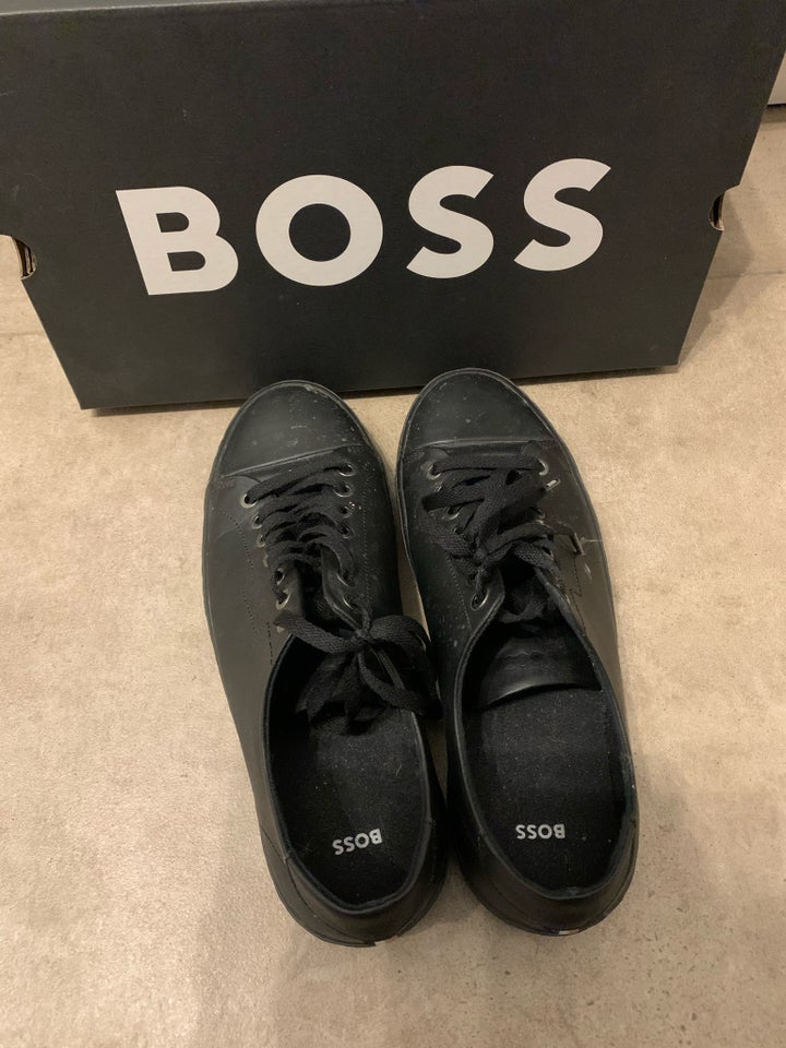 Sneakers, Boss, str. 41