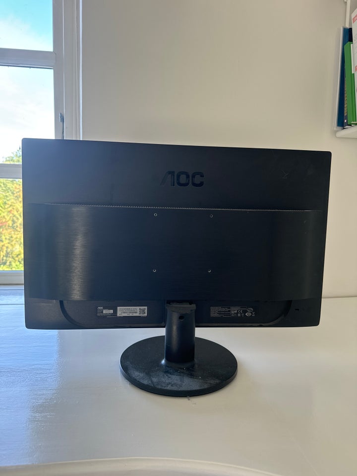 NOC LCD monitor (LED backlight)