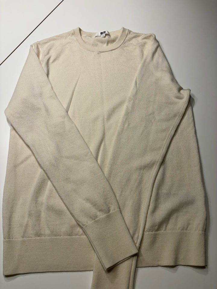 Sweater, Uniqlo, str. 38