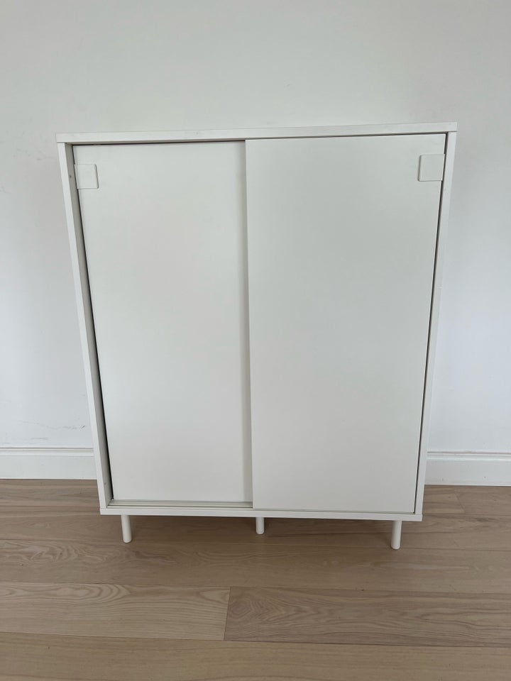 Skoskab Ikea b: 80 d: 35 h: 101