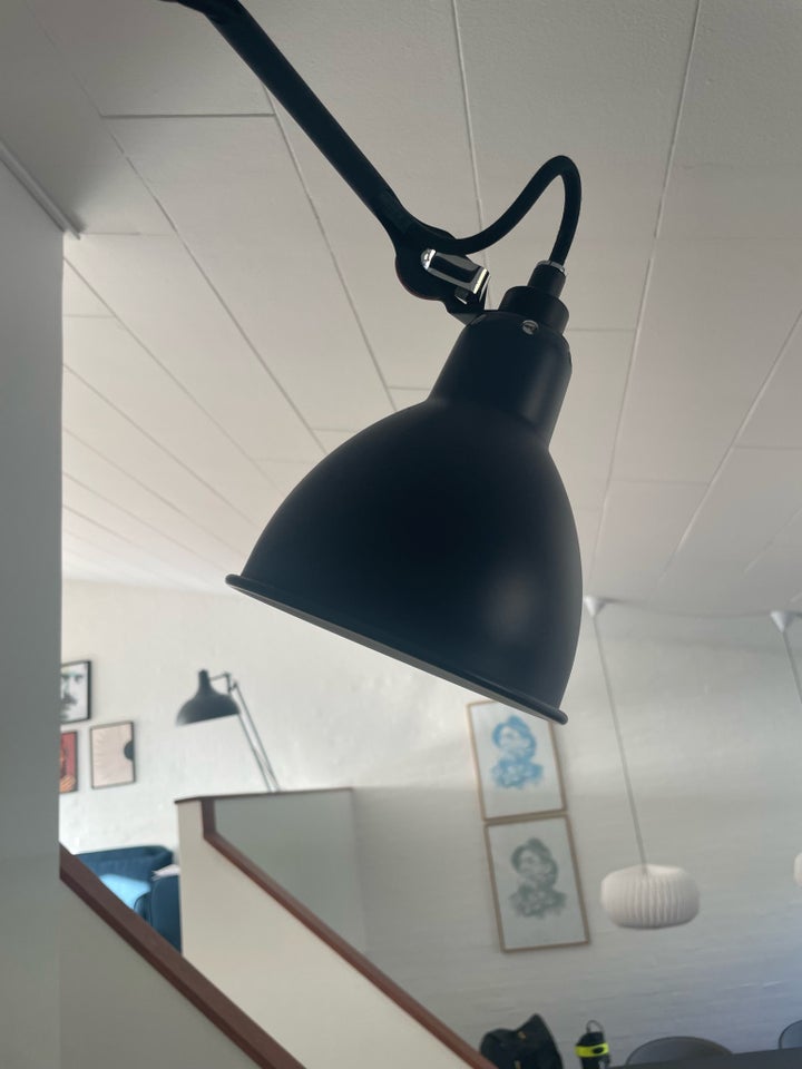 Anden loftslampe, Lampe gras