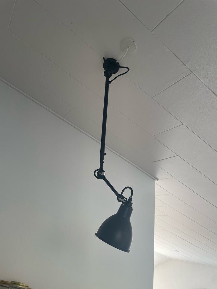 Anden loftslampe, Lampe gras