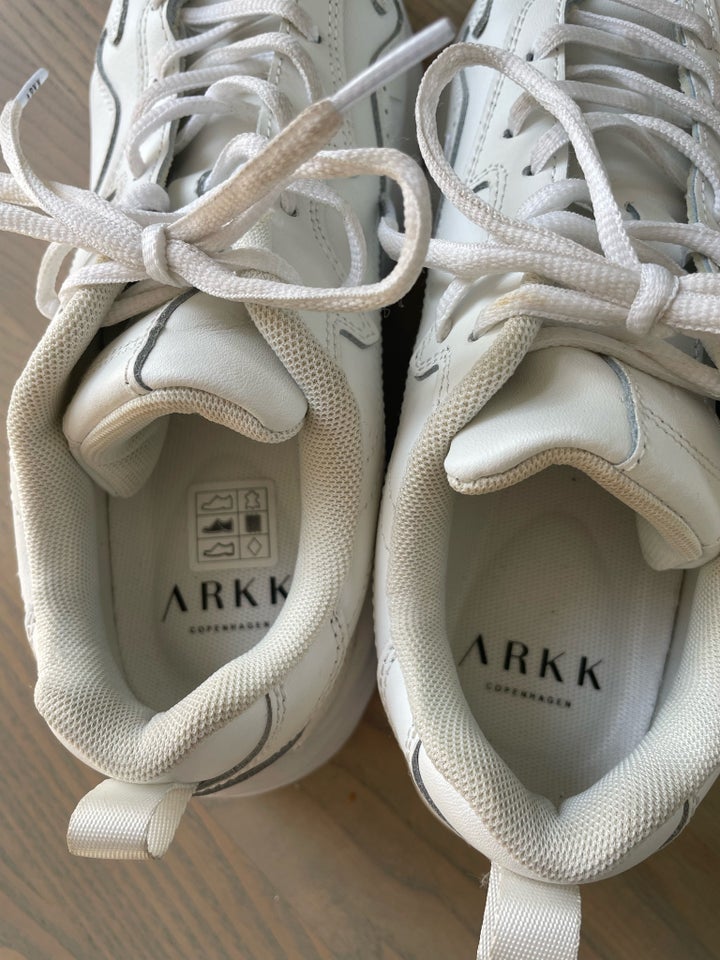 Sneakers, str. 40, ARRK