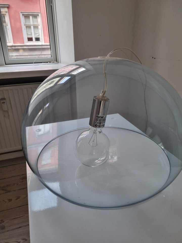 Anden loftslampe, Kartell