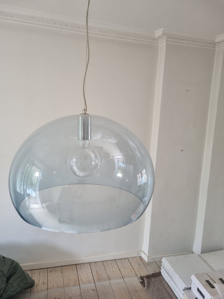 Anden loftslampe, Kartell