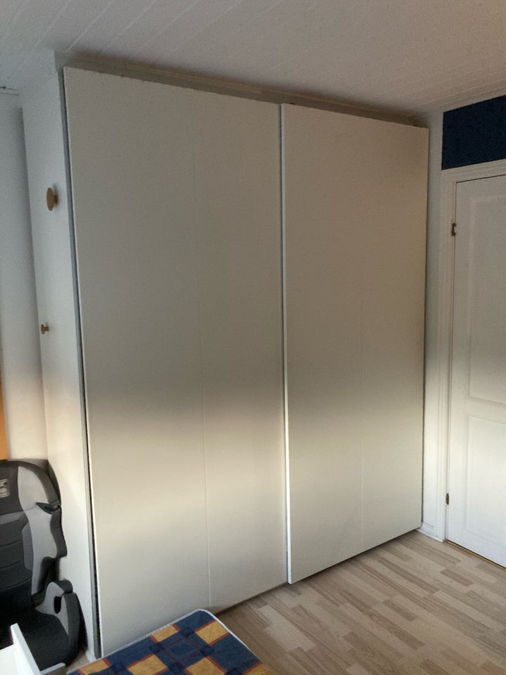 Garderobeskab, Ikea, b: 200 d: 68 h: