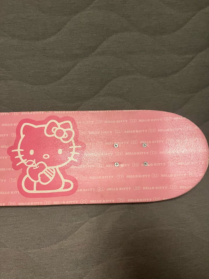 Skateboard Hello kitty