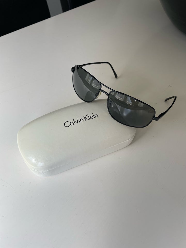 Solbriller herre, Calvin Klein