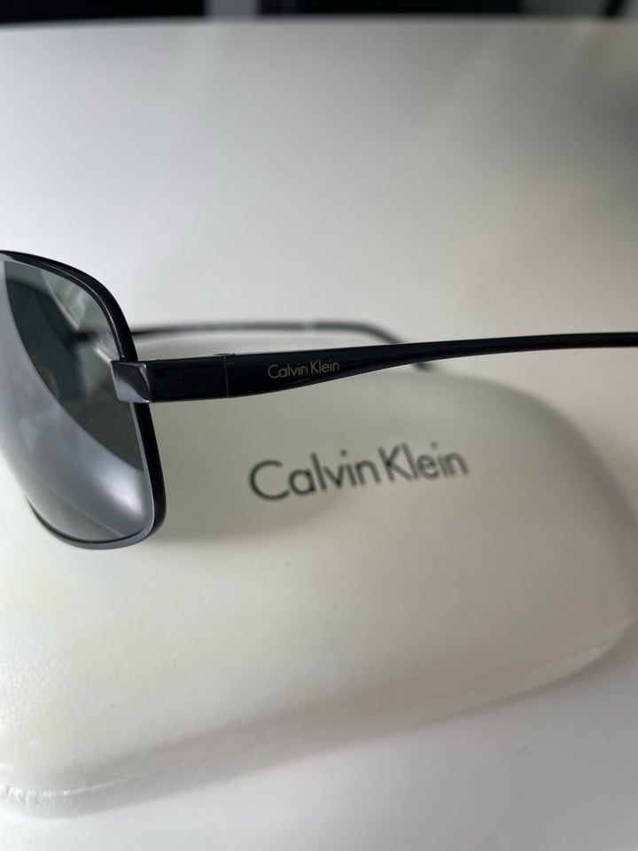 Solbriller herre, Calvin Klein