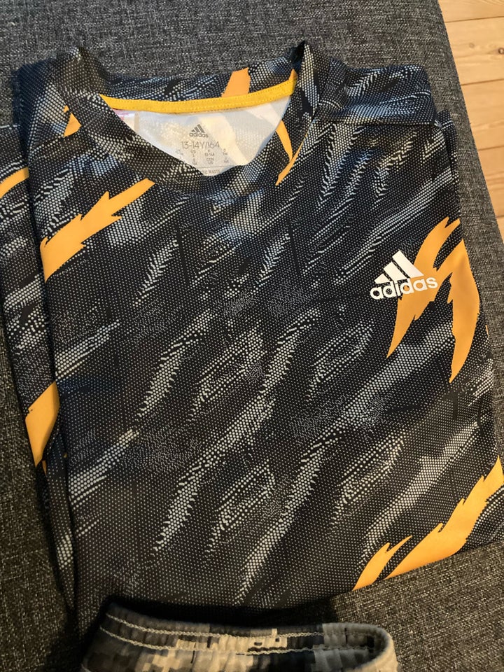 Blandet tøj, Træning, Adidas