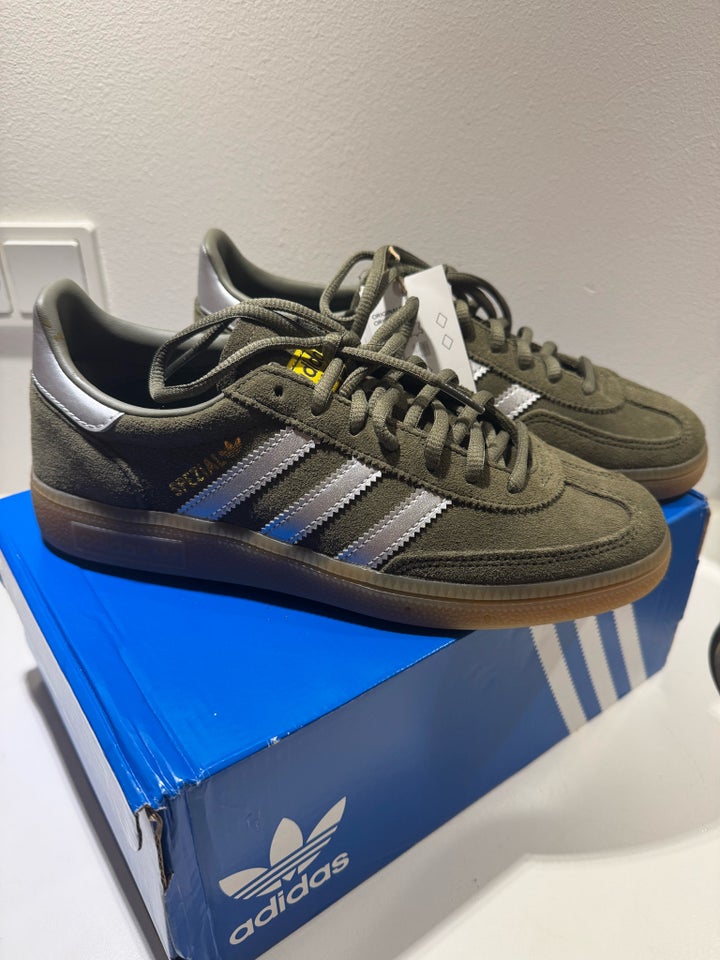 Sneakers, str. 38,5, Adidas