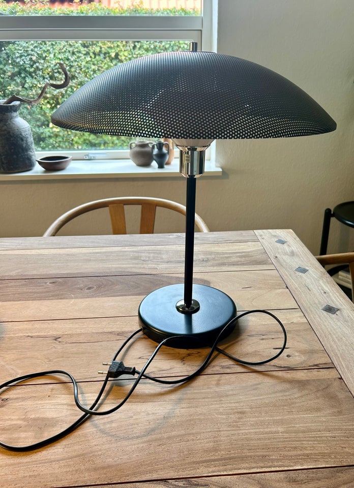 Arkitektlampe, Sort og stål