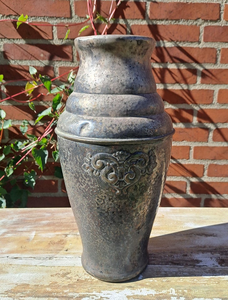 Pletsølv vase