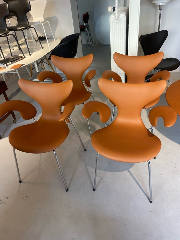 Arne Jacobsen, Liljen 3208,