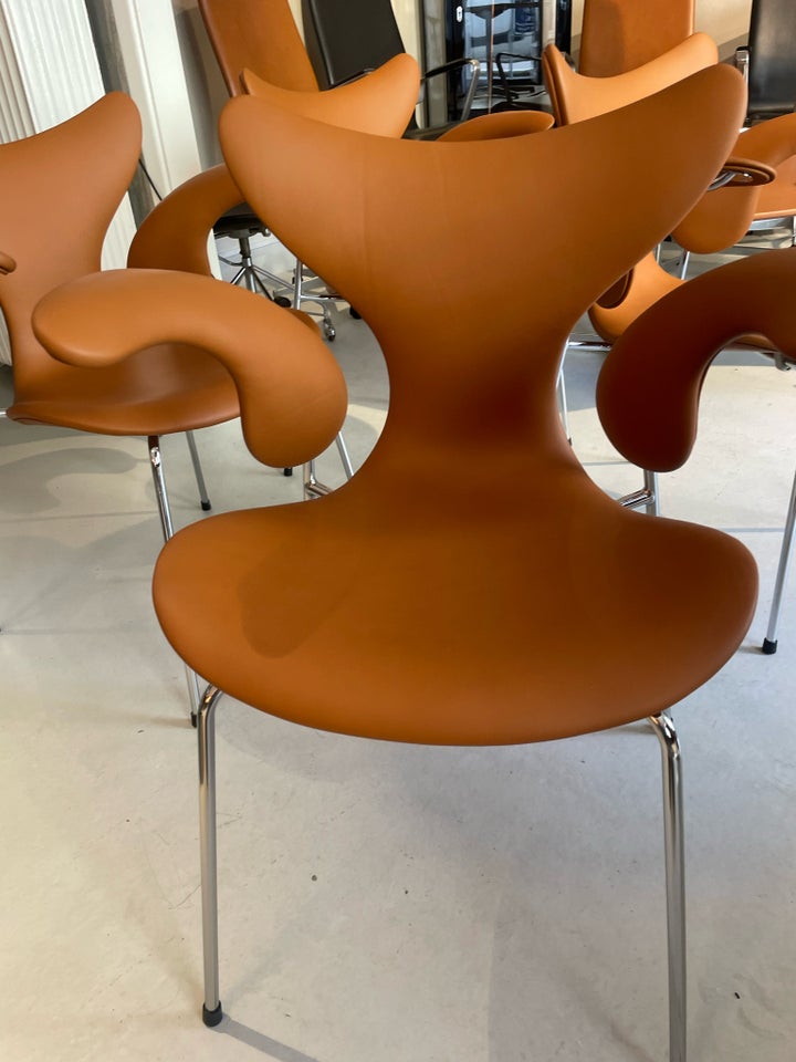 Arne Jacobsen, Liljen 3208,