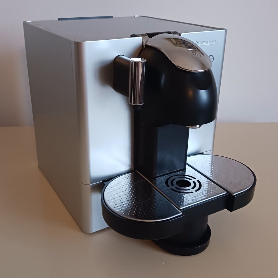 Nespresso Kaffemaskine