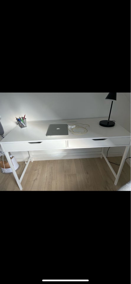 Skrive-/computerbord Ikea