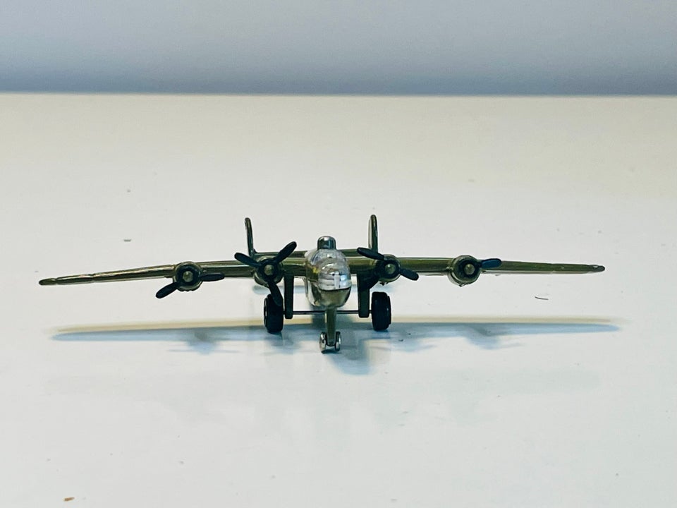 Modelfly B-24 Bomber Liberator,