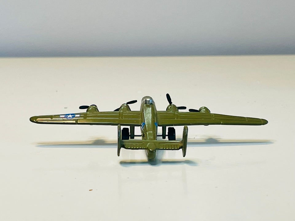 Modelfly B-24 Bomber Liberator,