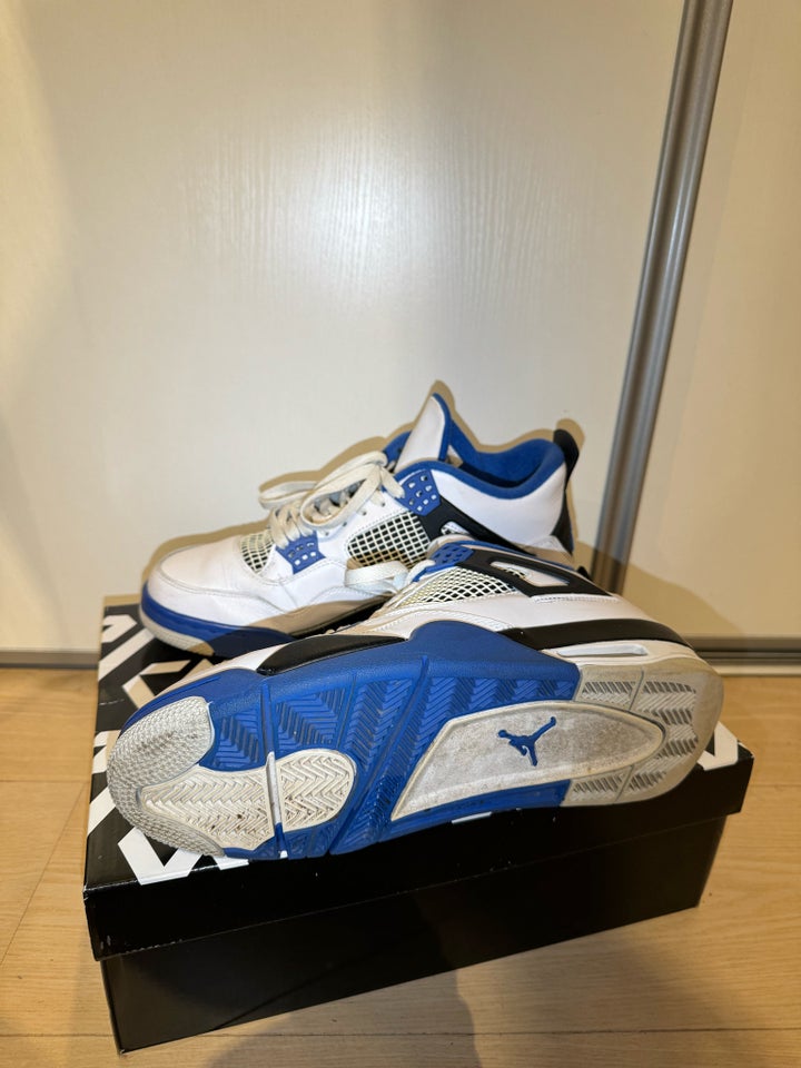 Sneakers Air Jordan / Nike str