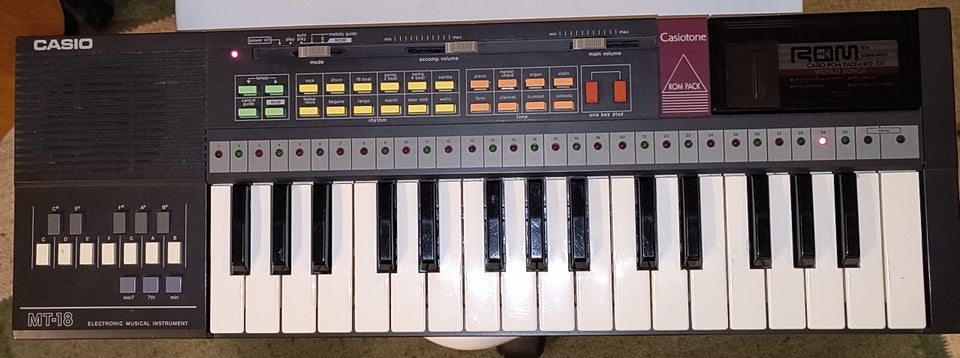 Keyboard, Casio MT 18