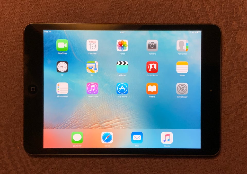 iPad mini, 32 GB, sort