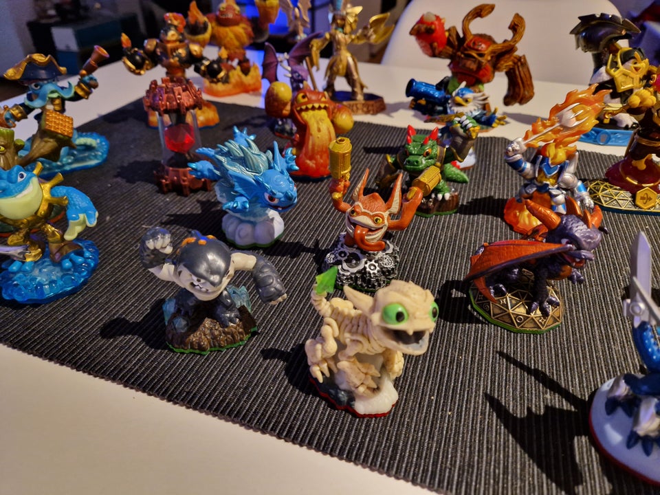 SKYLANDERS FIGURER, SKYLANDERS