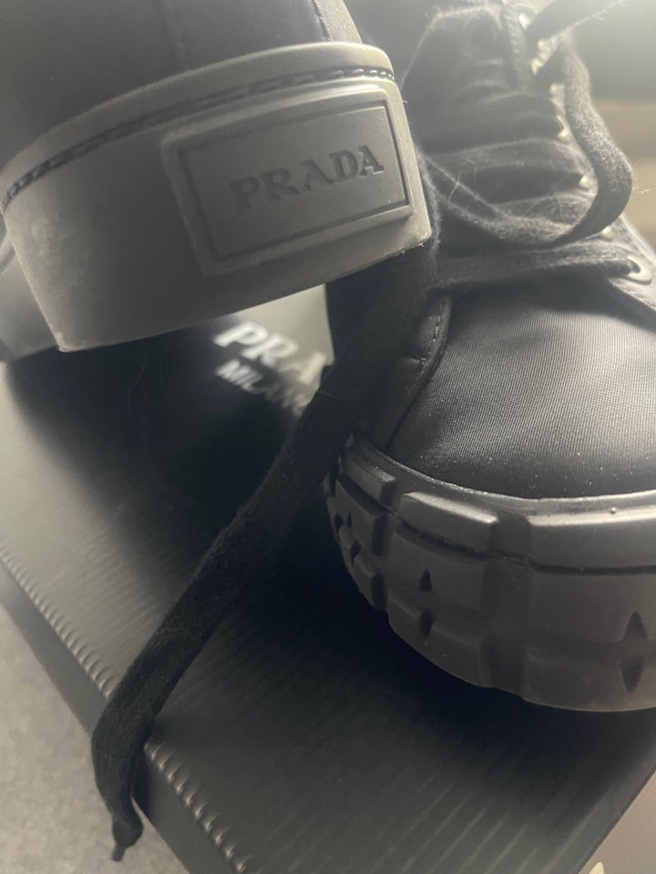 Sneakers, str. 41, Prada