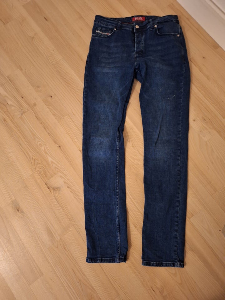 Jeans, Diesel, str. 33