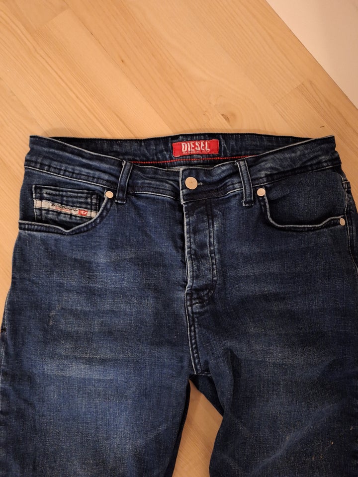 Jeans, Diesel, str. 33